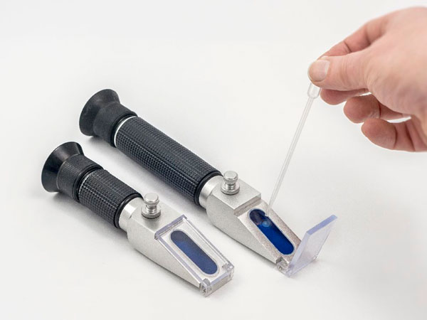 Refractometer